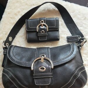 Vintage Coach Soho Y2K Shoulder Bag Black F10910 with matching Coach wallet.